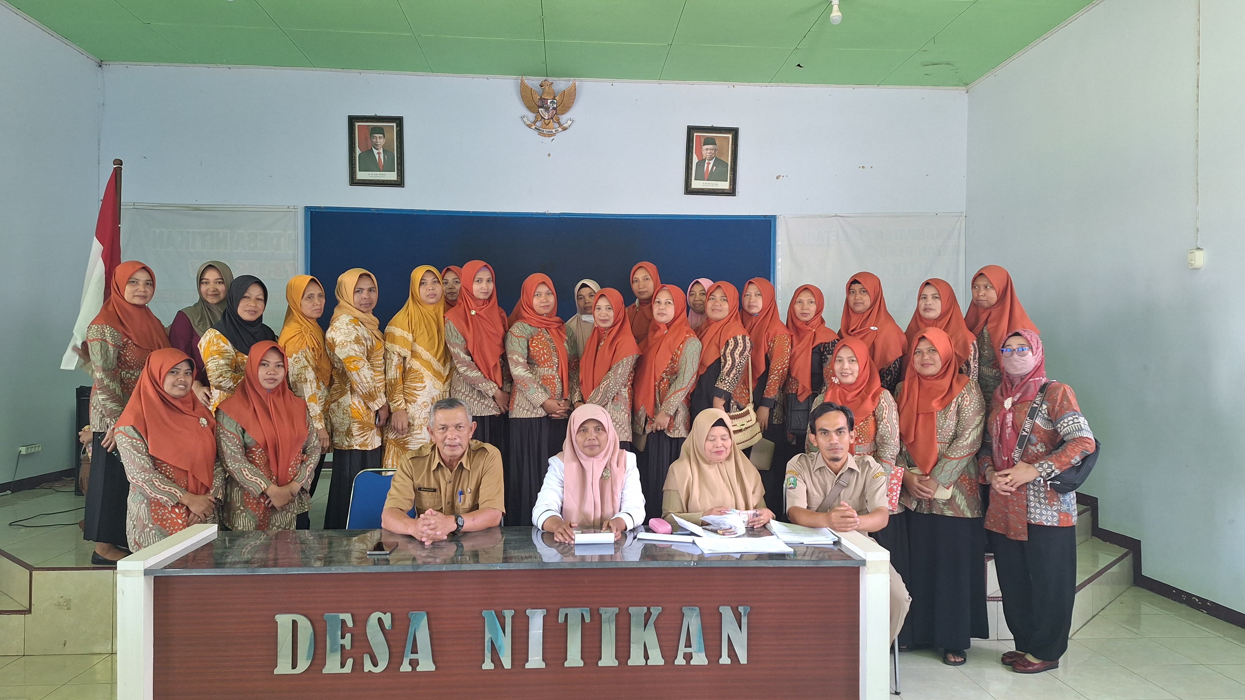PENYALURAN HONORARIUM KADER DESA NITIKAN